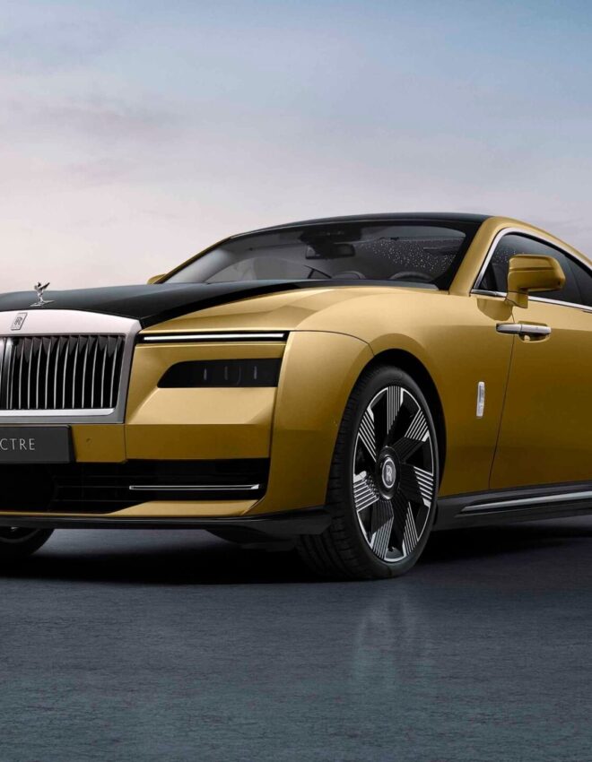 Rolls-Royce Spectre: groundbreaking electric model